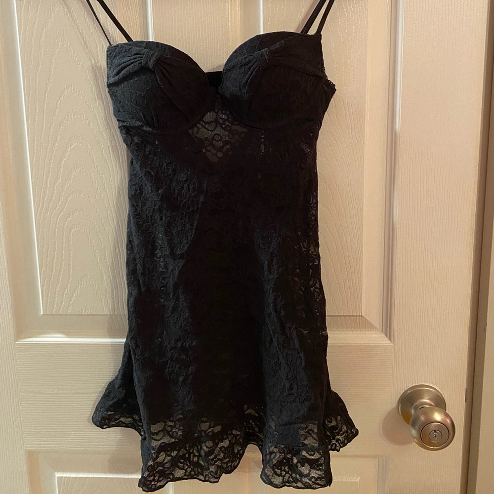 VICTORIAS SECRET THE LACIE BLACK LACE CHEMISE